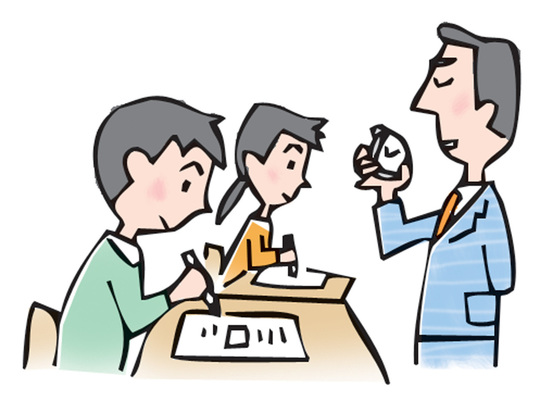 テストを受けている男の子と女の子